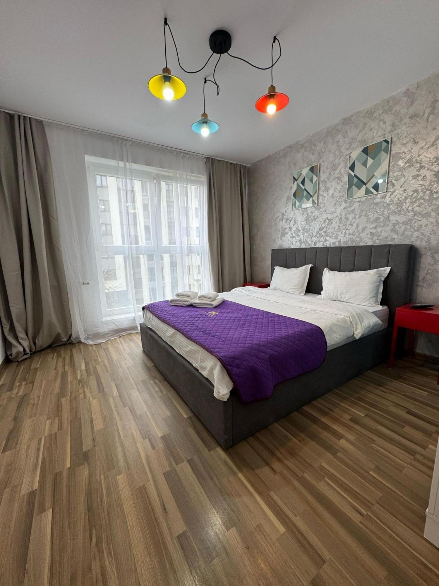 Coresi Mall Area Studios & Apartments By Glam Брашов Экстерьер фото